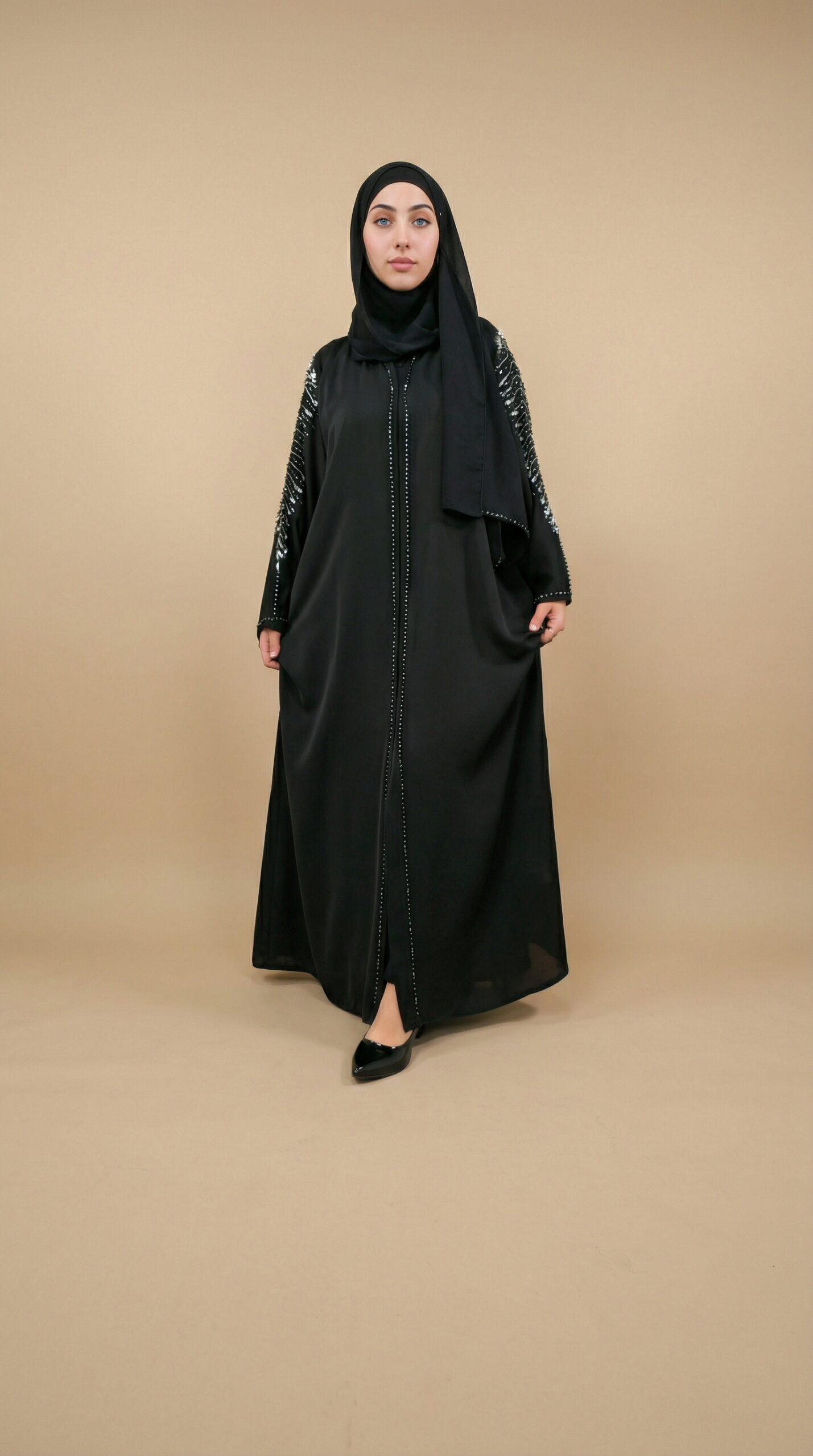 Abaya Émeraude Noire Broderies Dorées — Collection Luxe
